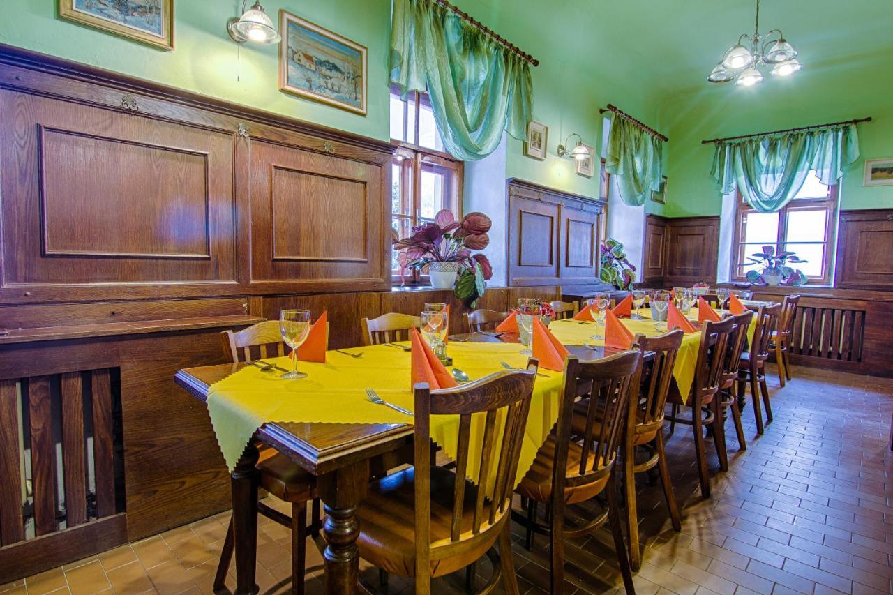 Hotel Posta Černý Dŭl Ngoại thất bức ảnh