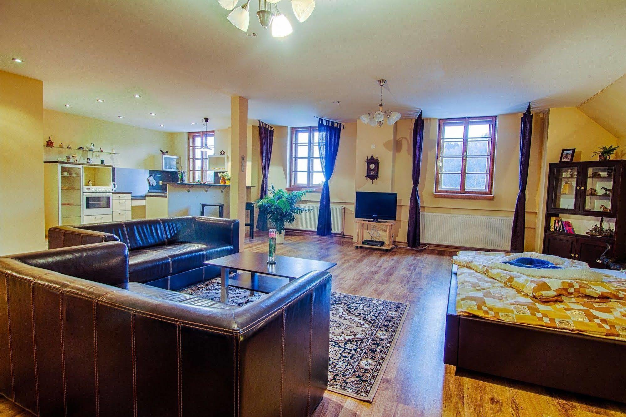 Hotel Posta Černý Dŭl Ngoại thất bức ảnh