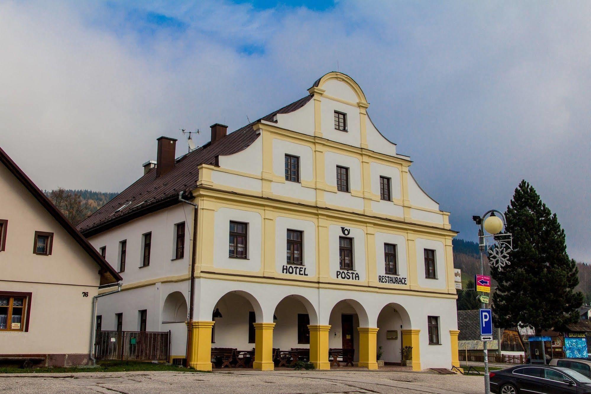 Hotel Posta Černý Dŭl Ngoại thất bức ảnh