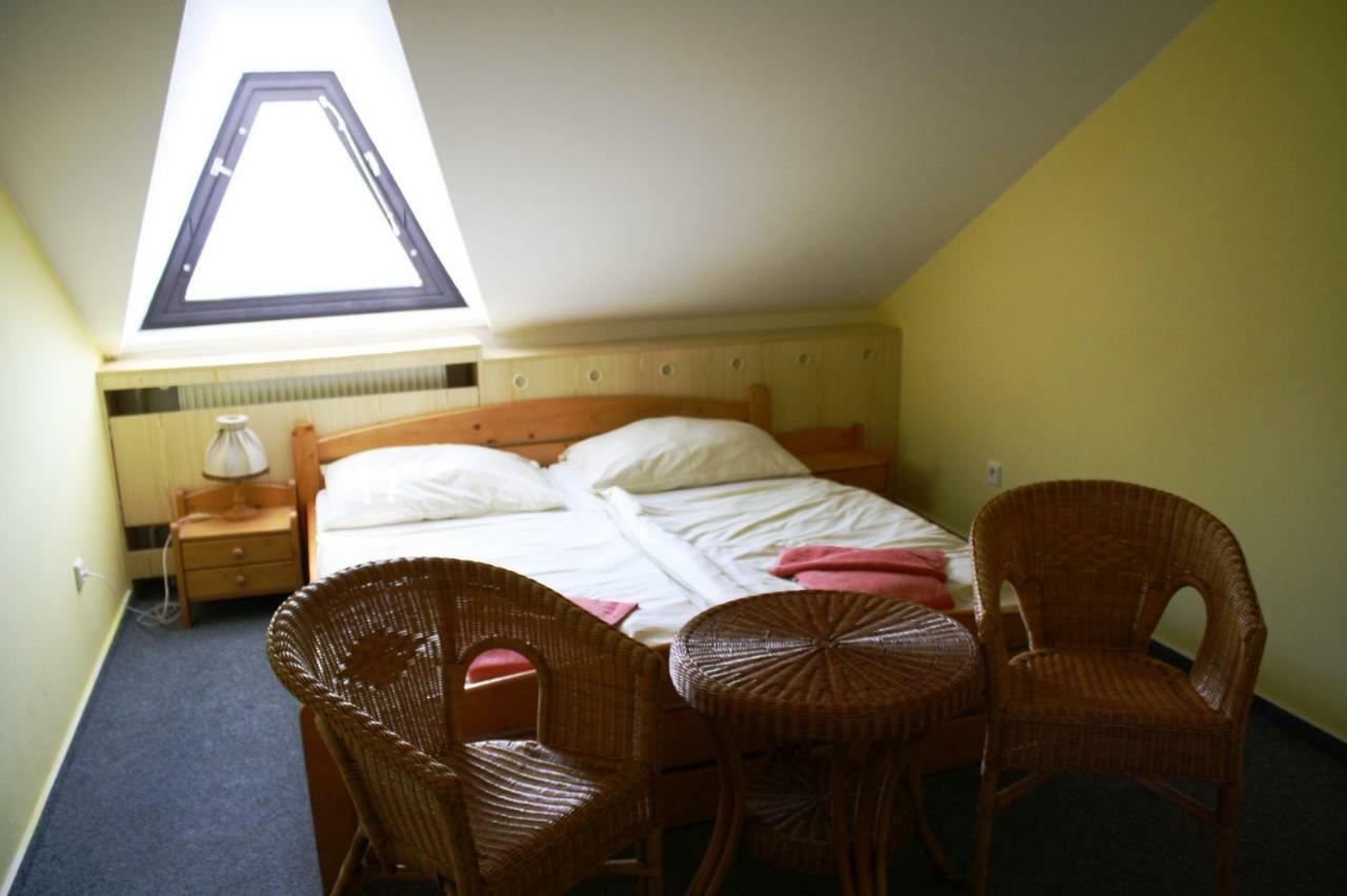 Hotel Posta Černý Dŭl Ngoại thất bức ảnh